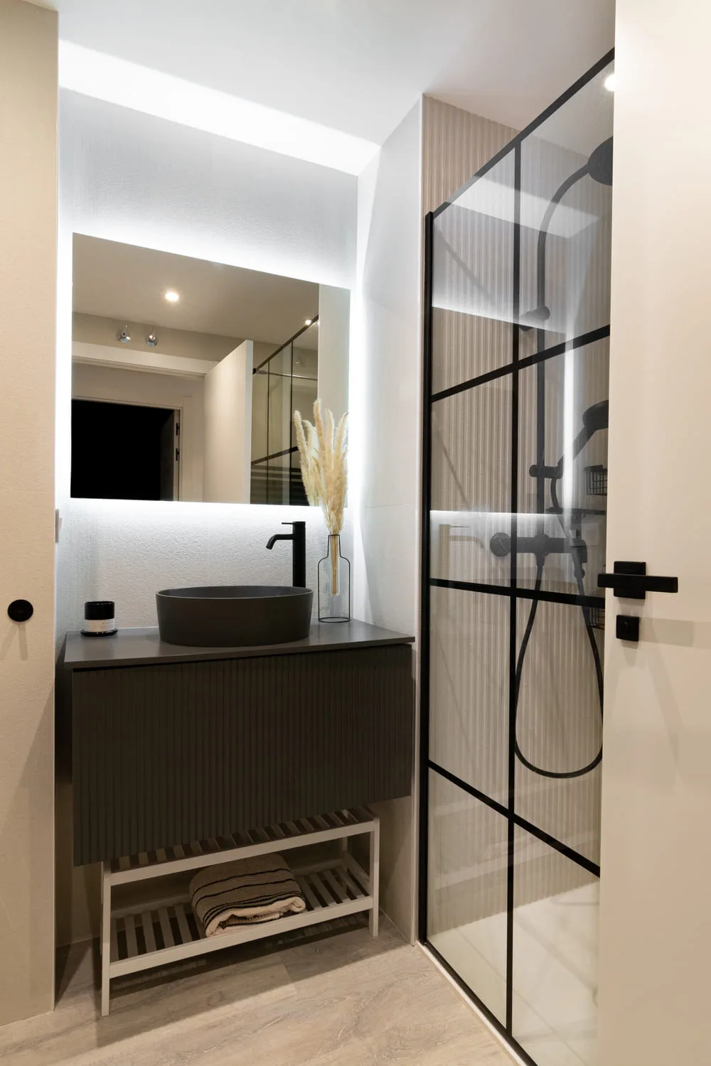 BAÑO NATURAL LINE BARI NEGRO CENIZA