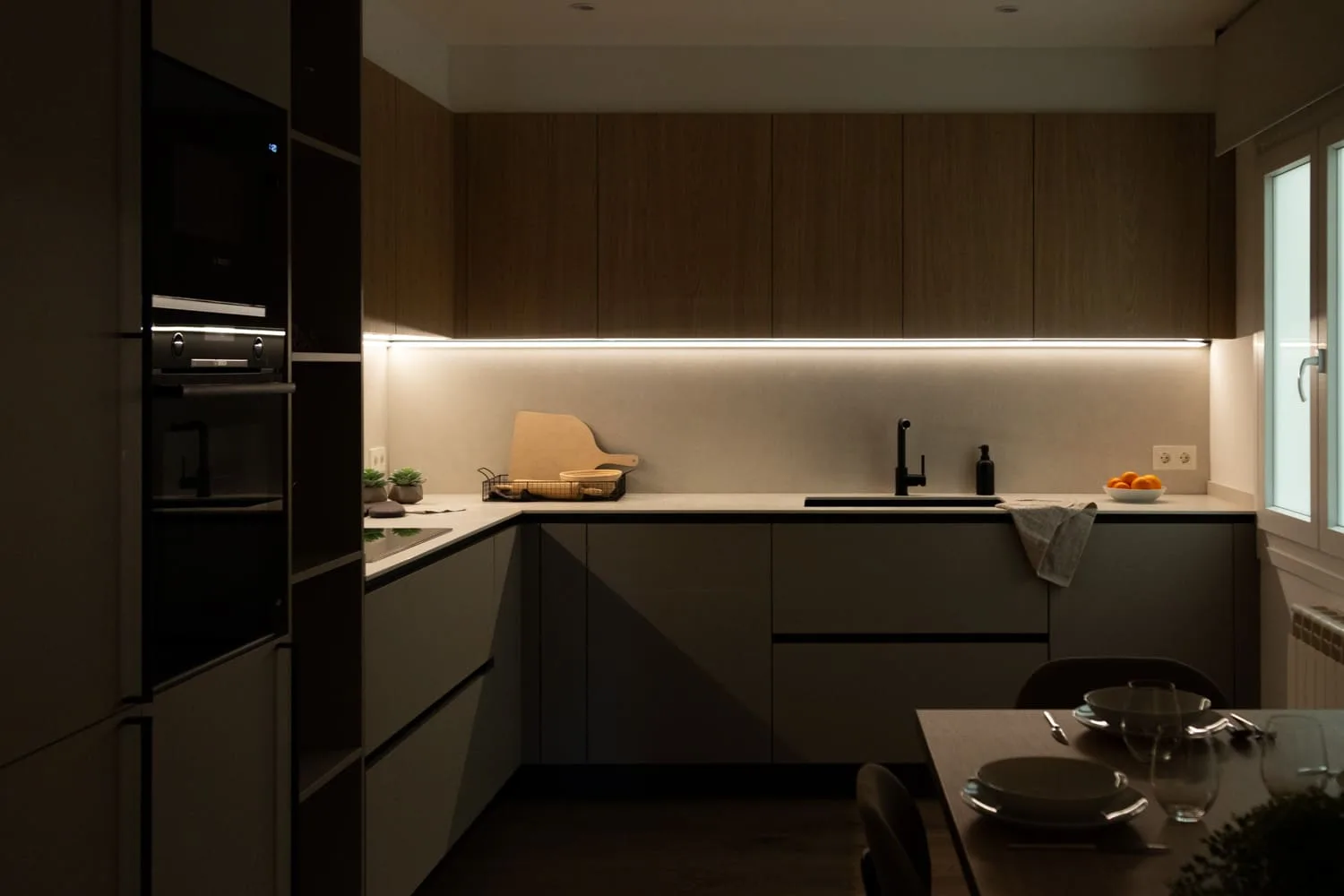 COCINA ILUMINACION LED BAJO MUEBLE ENCIMERA