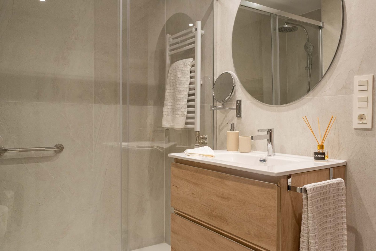 Colorker Horizon Cream - Reforma baño inspirador - Cocinobra